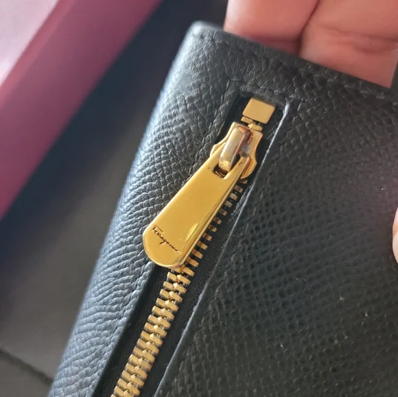 Salvatore Ferragamo Wallet - Picture 8 of 12